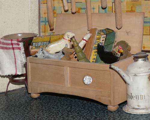 antike Puppenküche 20er Jahre - mit der orginalen Einrichtung