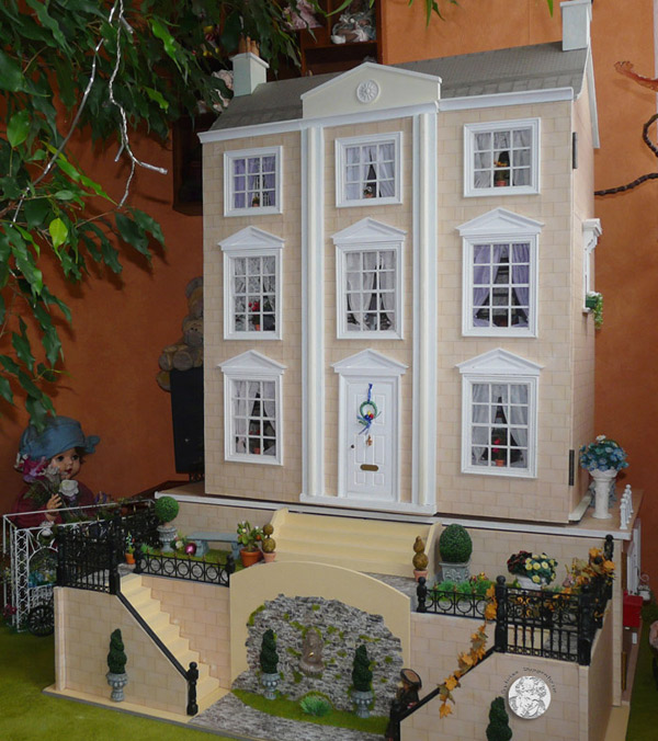 Puppenhaus von The Dolls House Emporium 2001