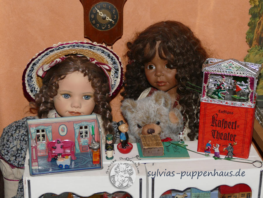 Theater aus Zinn für große Puppenstube Theater aus Zinn für große Puppenstube